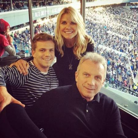 Joe Montana and Jennifer Montana with their son Nick.